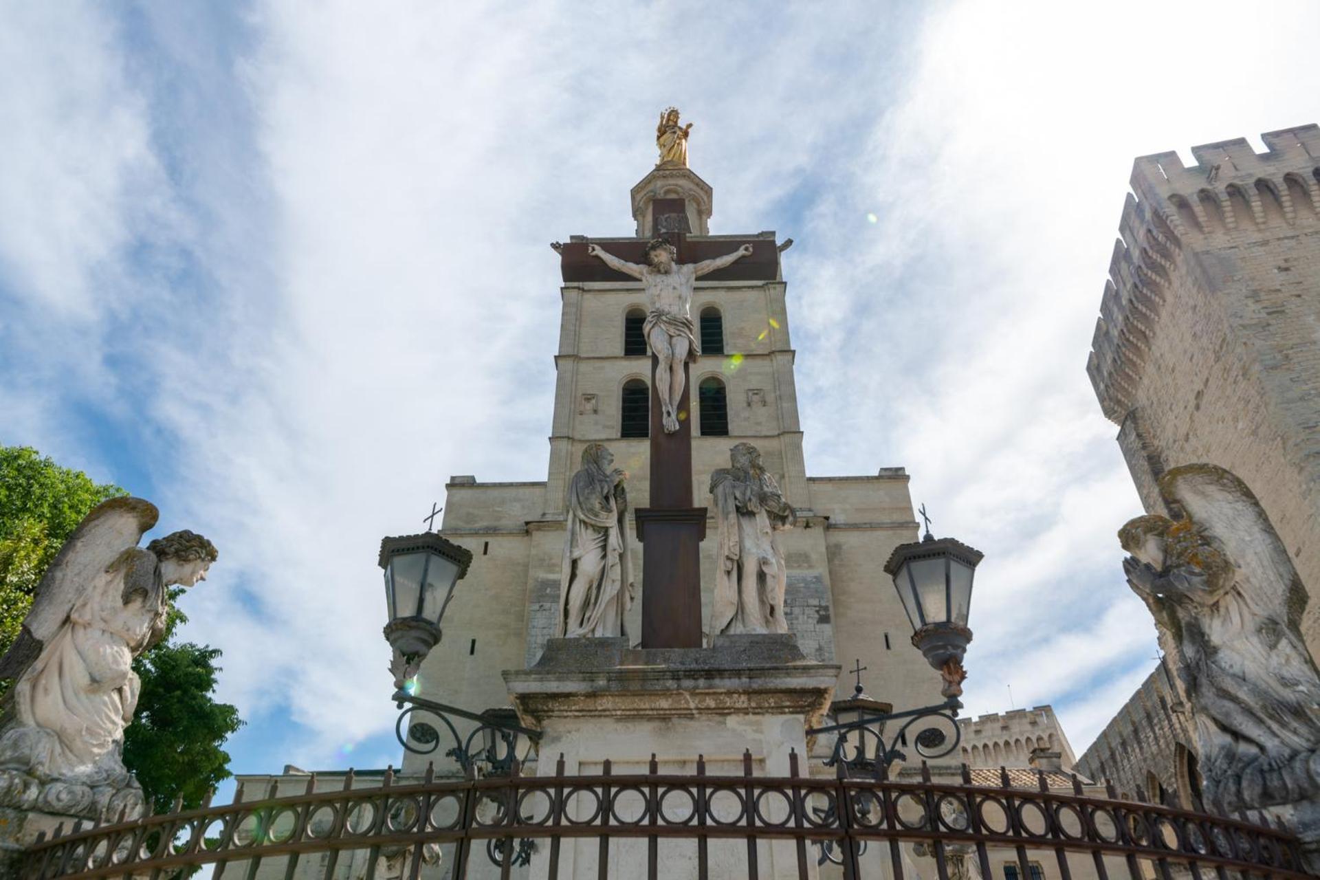 Appartamento Bien D'Exception En Face Du Palais Des Papes Avignone Esterno foto