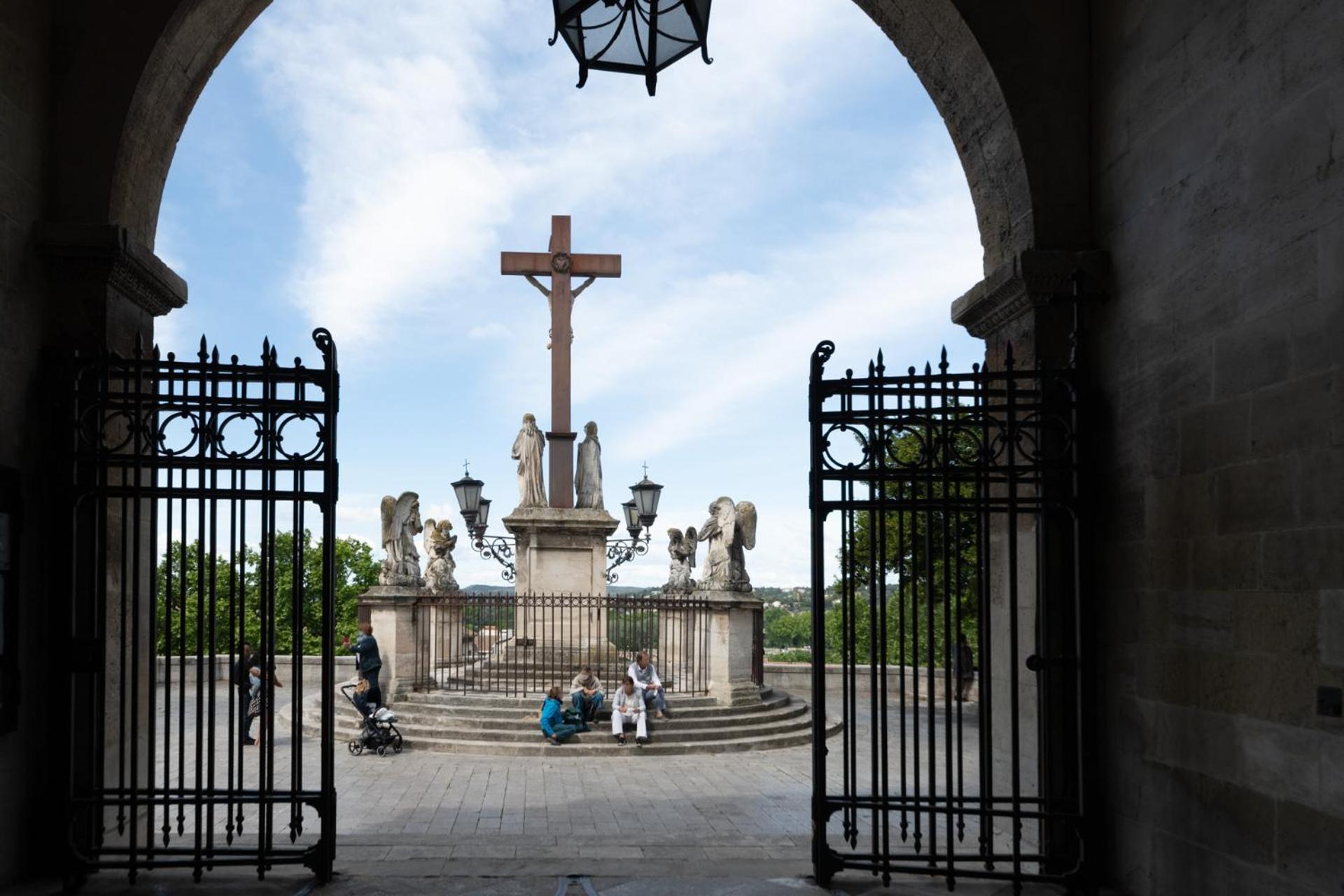 Appartamento Bien D'Exception En Face Du Palais Des Papes Avignone Esterno foto