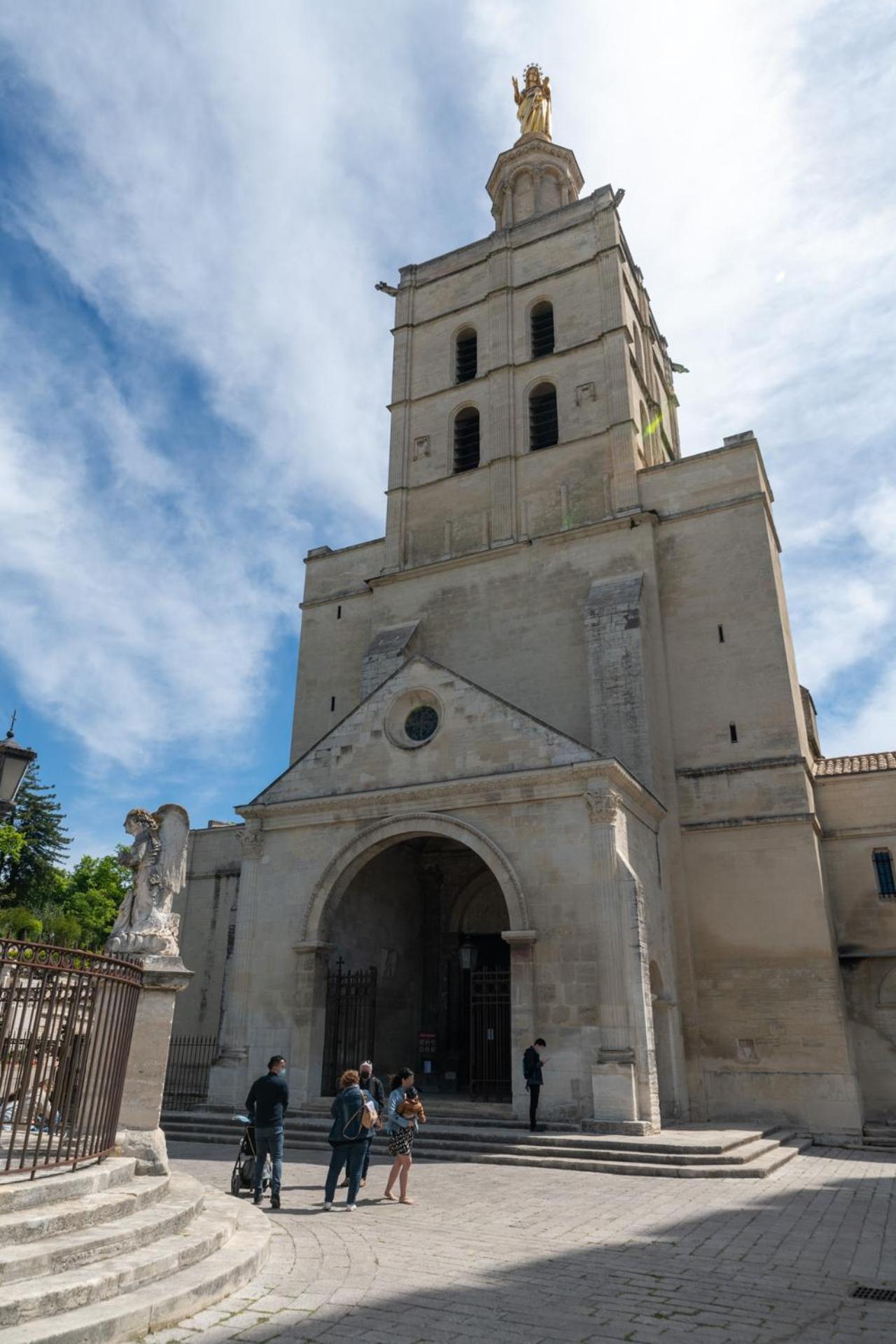 Appartamento Bien D'Exception En Face Du Palais Des Papes Avignone Esterno foto